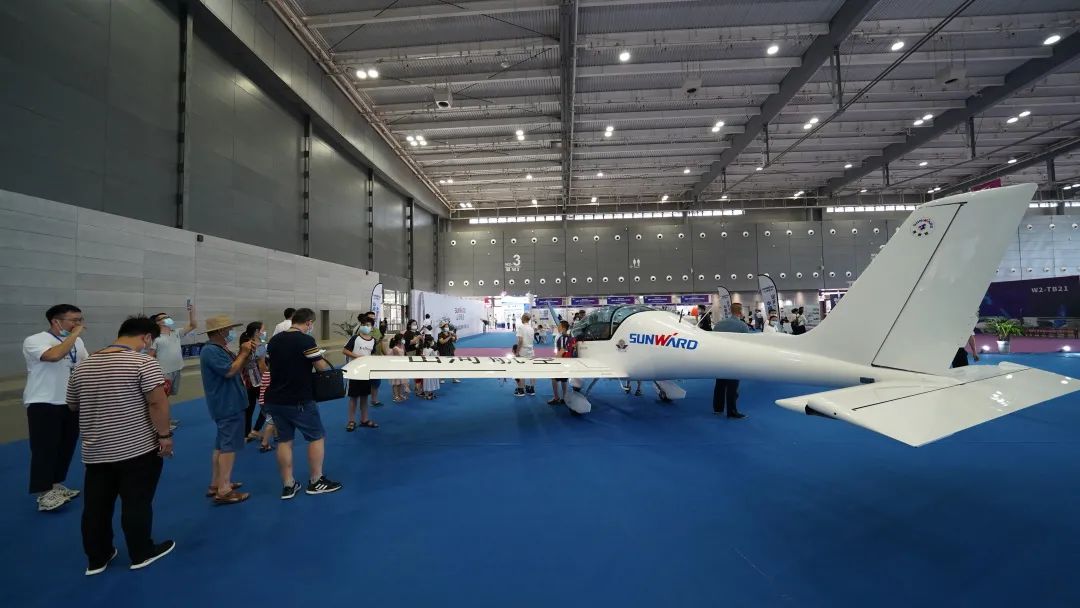 明星产品受追捧，开云官方注册-开云(中国)
航空携多款产品精彩亮相2021年湖南航展