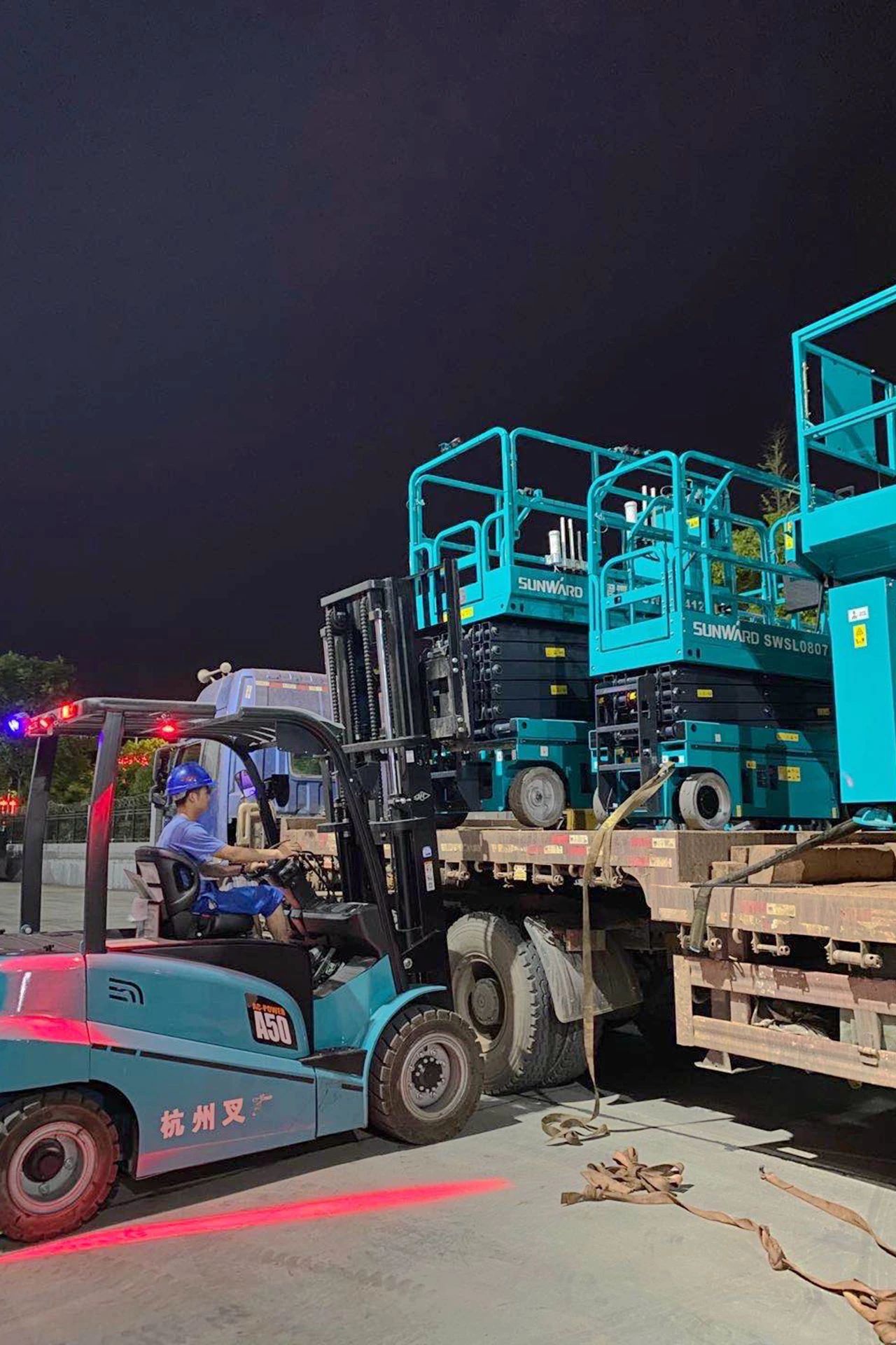 开云官方注册-开云(中国)
智能“蓝精灵”们在平凡岗位的坚守与奉献