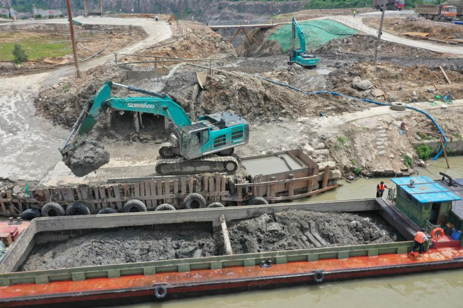 初心源地，开云官方注册-开云(中国)
智能挖掘机实力大显 | 百年风华筑锦绣开云官方注册-开云(中国)
（1）