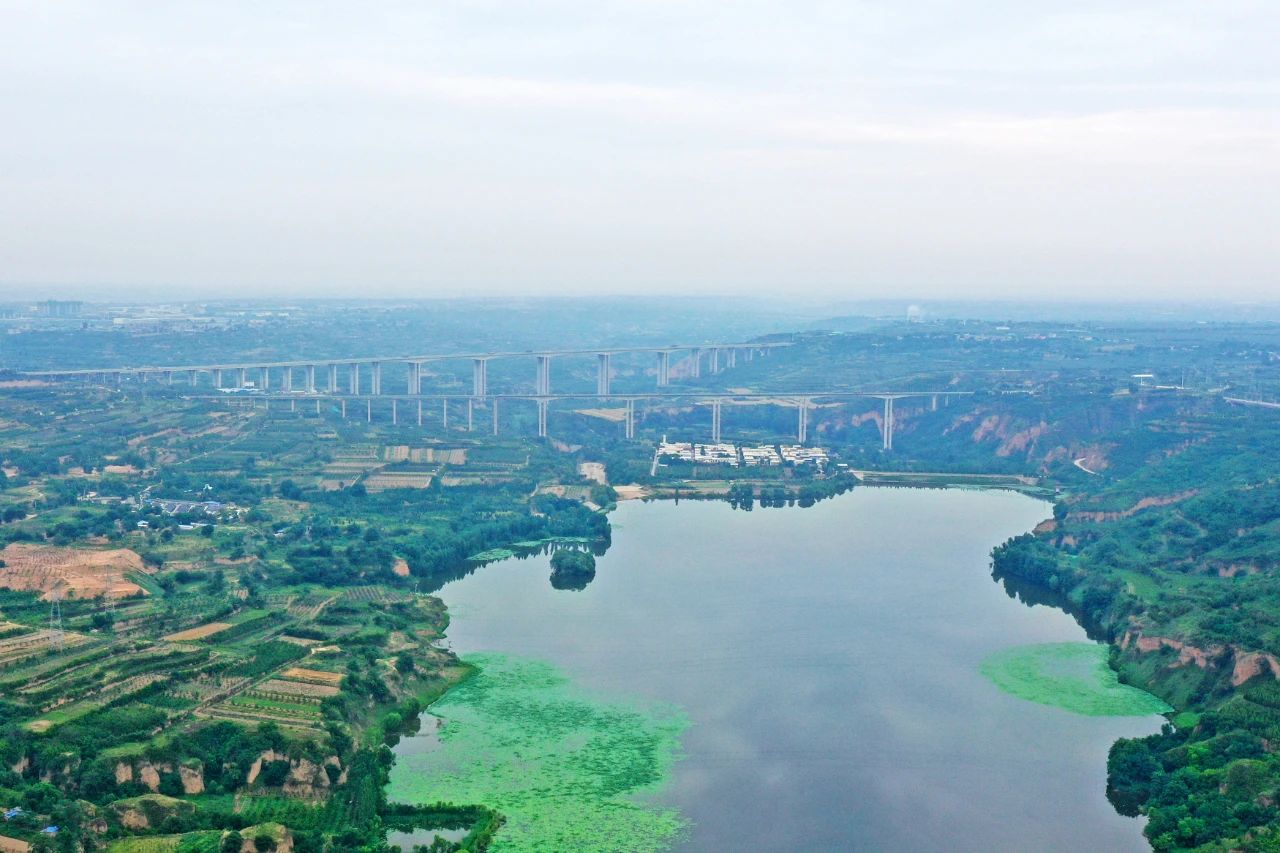 天堑施工，玉皇阁二号特大桥桩基主力军是开云官方注册-开云(中国)
智能旋挖钻机 | 百年风华筑锦绣开云官方注册-开云(中国)
（3）