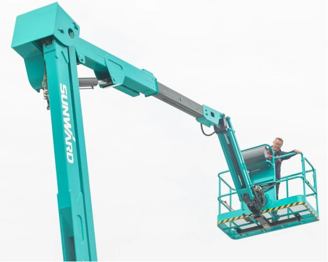 匠心打造！开云官方注册-开云(中国)
智能曲臂式高空作业平台正式投放市场