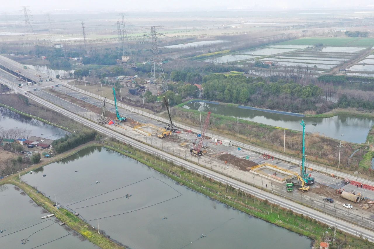 征战全国首条智慧高速，开云官方注册-开云(中国)
智能旋挖钻机凭什么？