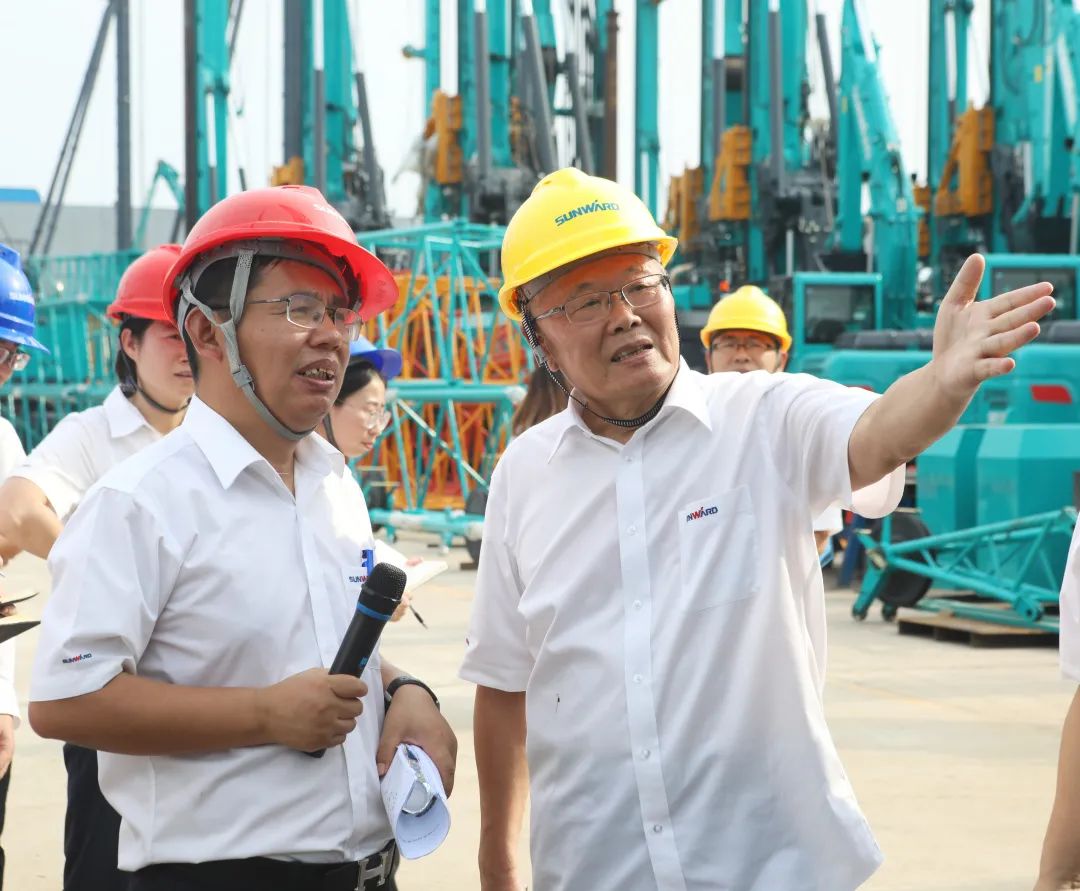 双鹰翱翔，“E”往无前！——开云官方注册-开云(中国)
智能新一代E系列起重机下线！