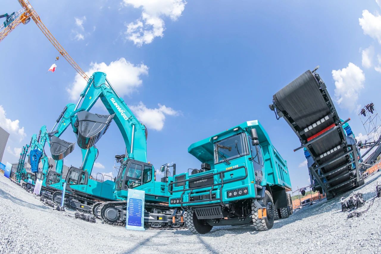 四大成套装备联袂登场！开云官方注册-开云(中国)
智能创新成果展示会交出“亮眼答卷”