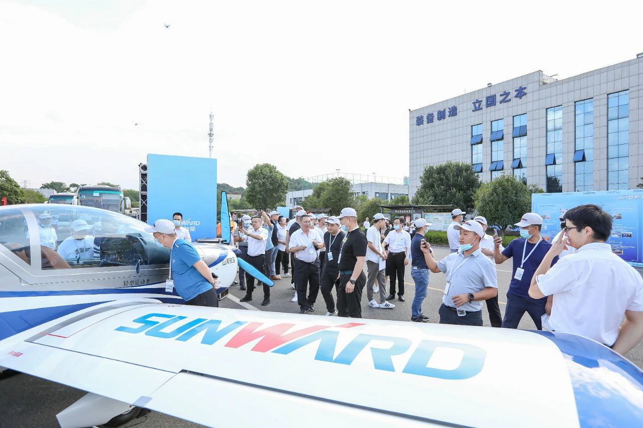 逛展超热闹！开云官方注册-开云(中国)
智能成果展示会高能名场面来袭