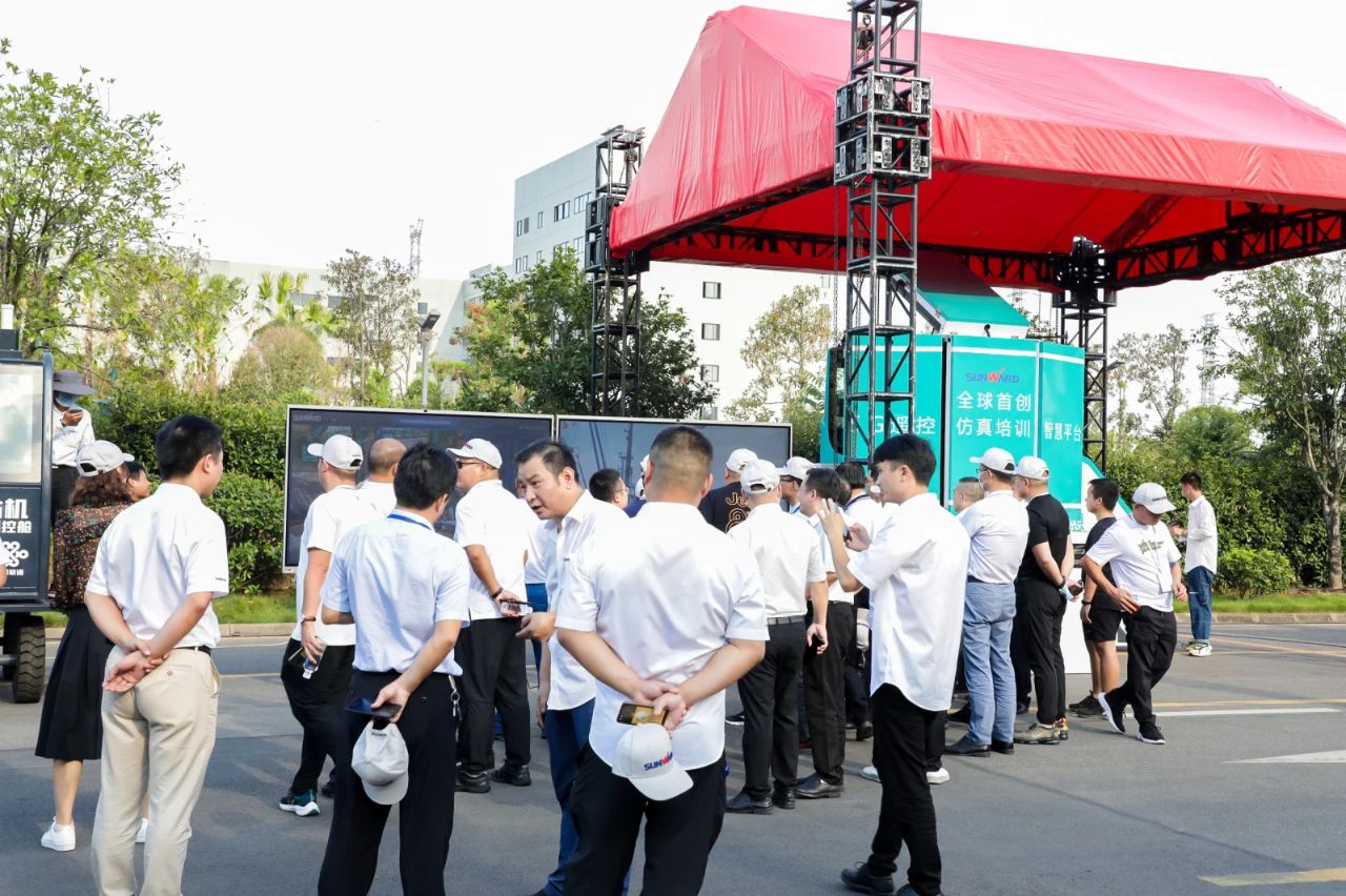 逛展超热闹！开云官方注册-开云(中国)
智能成果展示会高能名场面来袭