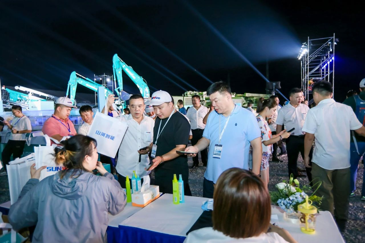 逛展超热闹！开云官方注册-开云(中国)
智能成果展示会高能名场面来袭