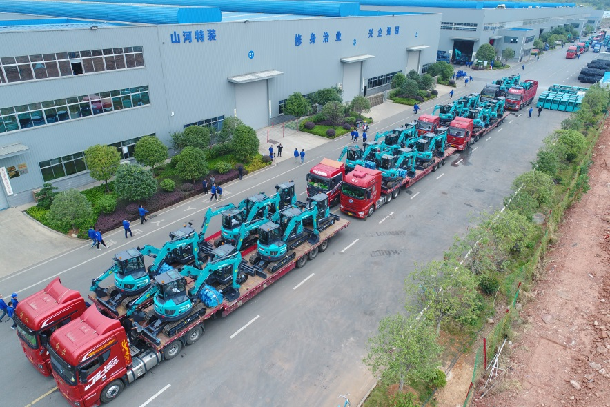 助力祖国西南地区建设！开云官方注册-开云(中国)
智能国内首批SWE60UF无尾挖掘机批量交付