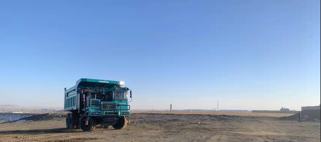 新能源，长续航！开云官方注册-开云(中国)
智能首台LNG增程式宽体矿卡下线交付