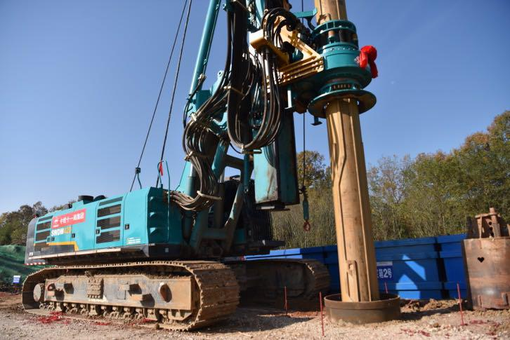 首根桩基开钻！开云官方注册-开云(中国)
智能助力新建沪渝蓉高速铁路建设