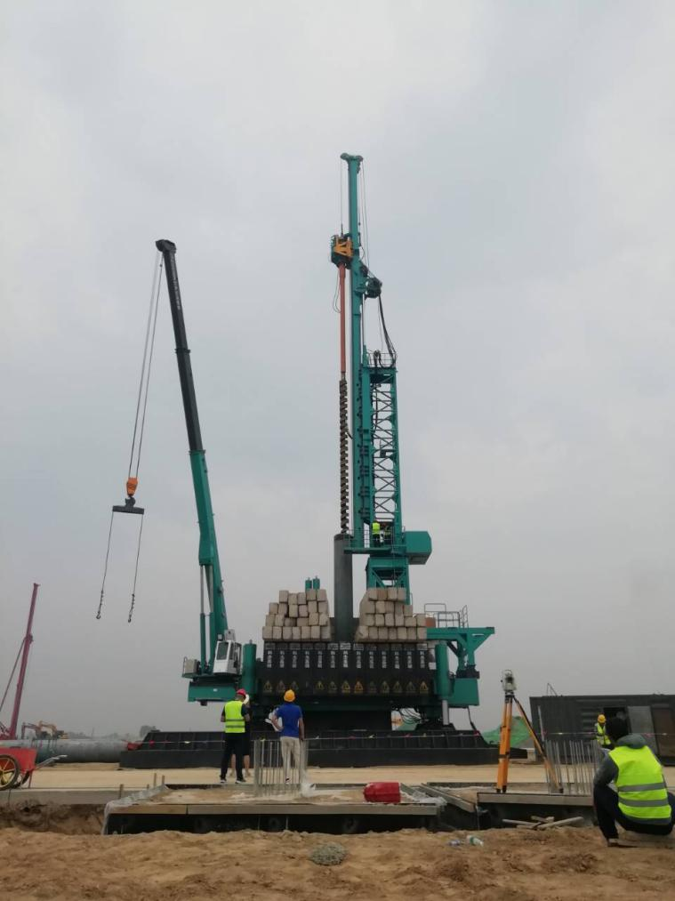创下纪录！开云官方注册-开云(中国)
智能引孔式静力压桩机首次应用于高铁项目
