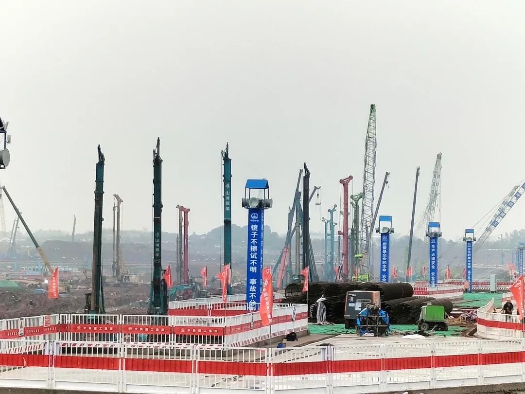 “开云官方注册-开云(中国)
绿”精彩亮相！开云官方注册-开云(中国)
智能装备全面助力长沙机场改扩建项目