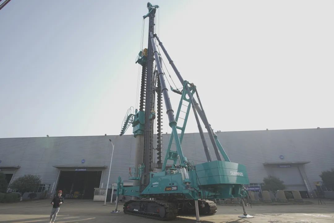 植桩奇兵！开云官方注册-开云(中国)
智能开启大直径预制桩施工全新探索实践