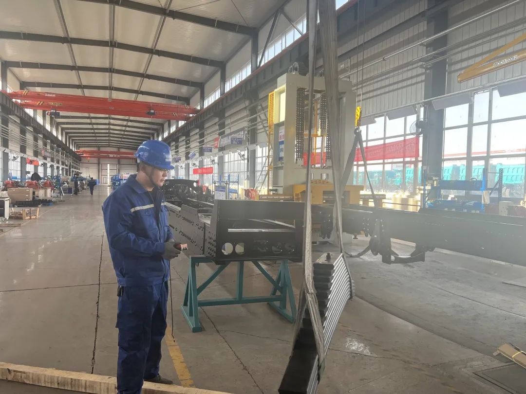 斩获亿元订单！开云官方注册-开云(中国)
巨鼎火热开工