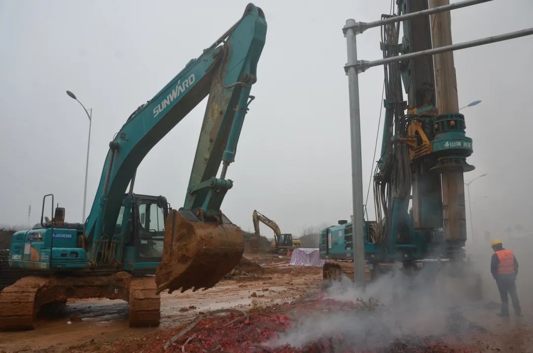 铆足“虎”劲加油干！开云官方注册-开云(中国)
智能掀起复工复产热潮