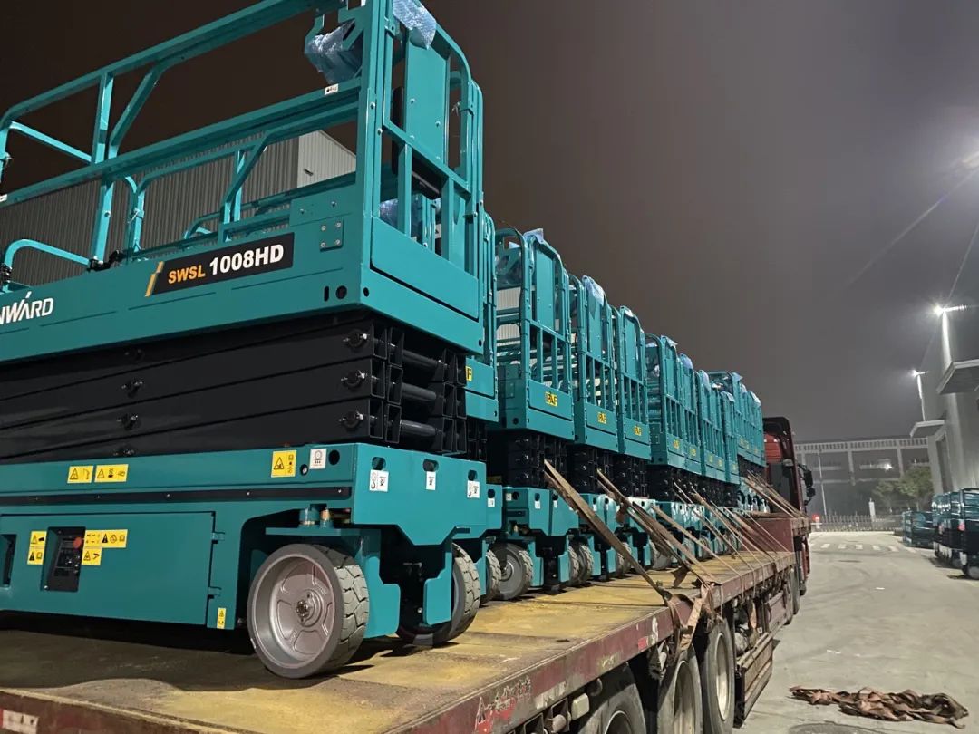 创下单日最高发货量纪录！开云官方注册-开云(中国)
高机设备集中发货