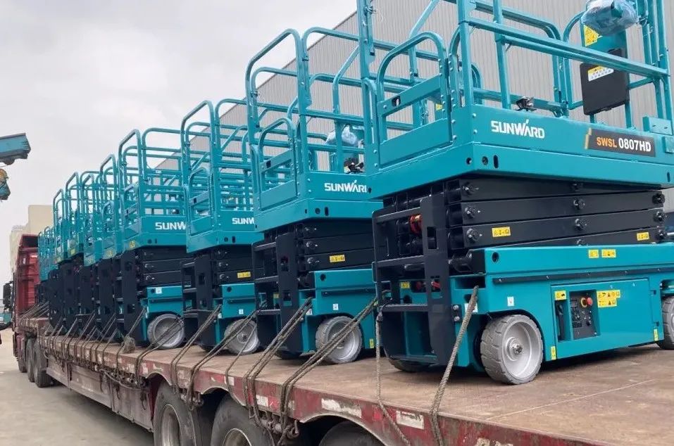 创下单日最高发货量纪录！开云官方注册-开云(中国)
高机设备集中发货