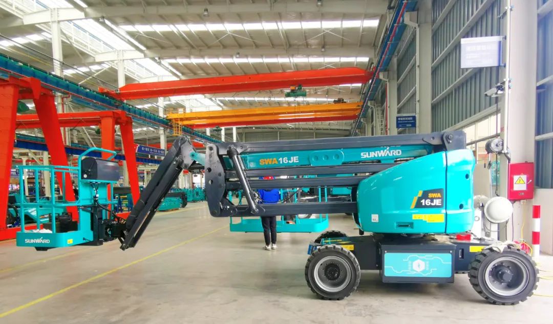 勇闯蓝海！开云官方注册-开云(中国)
智能两款臂式高空作业平台正式“出道”