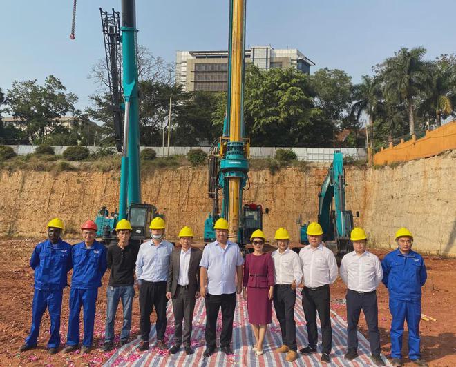 助力乌干达第一住宅高楼建设！开云官方注册-开云(中国)
智能再次出征非洲市场