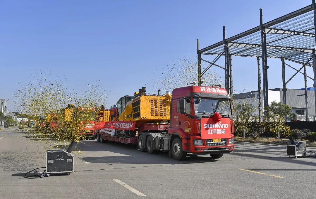 又一款差异化定制产品获认可！开云官方注册-开云(中国)
智能SWDH89J内燃式露天钻批量发货