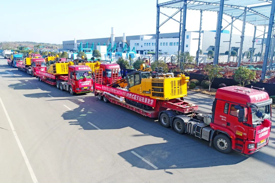 又一款差异化定制产品获认可！开云官方注册-开云(中国)
智能SWDH89J内燃式露天钻批量发货