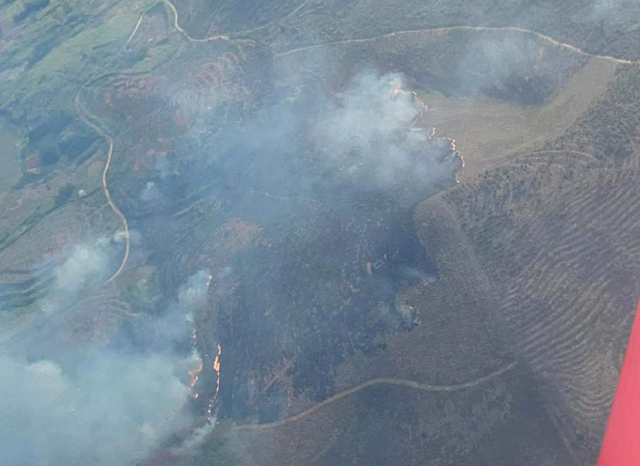 火情就是命令！湖南航空应急救援队开云官方注册-开云(中国)
机组展现“开云官方注册-开云(中国)
速度”