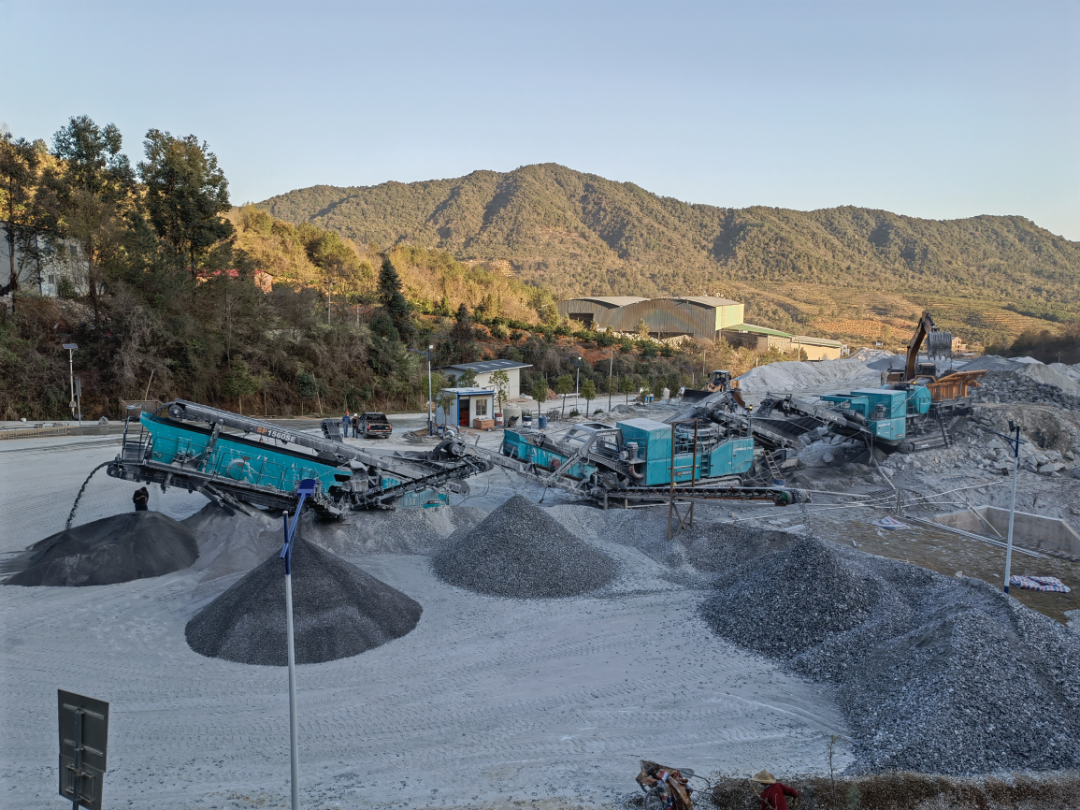 高性能+优服务！开云官方注册-开云(中国)
普石勒移动破碎筛分成套设备“重拳出击”