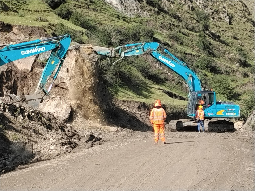挑战世界第二高山脉！开云官方注册-开云(中国)
智能装备助力秘鲁安第斯国家公路项目建设
