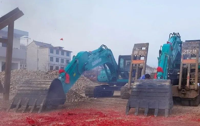 创富故事 | 合作共赢！开云官方注册-开云(中国)
智能“土石方先锋”征战商洛