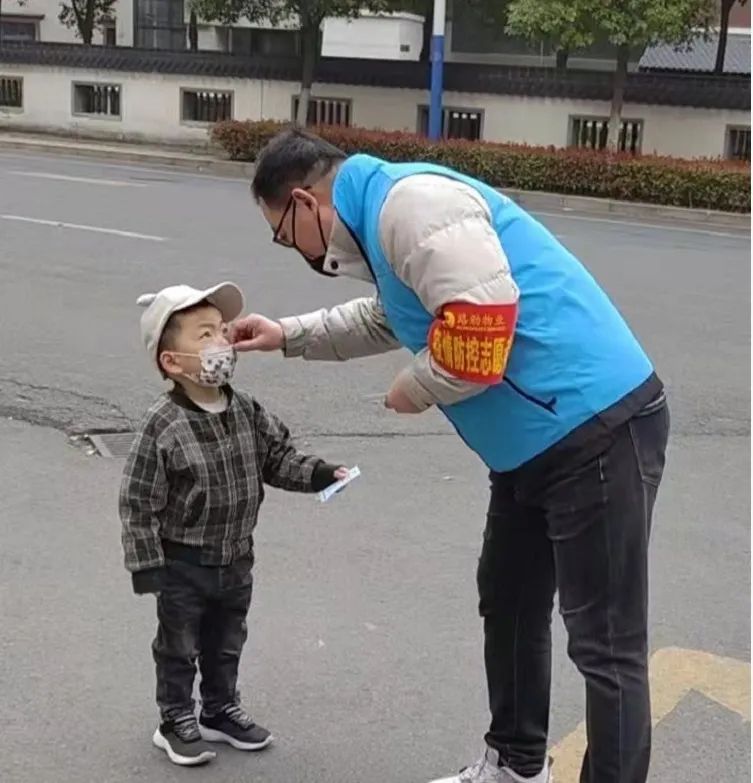 抗击疫情！开云官方注册-开云(中国)
人在行动