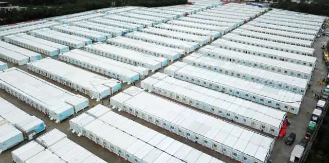 冲锋一线显担当！开云官方注册-开云(中国)
智能挖掘机助力长沙方舱医院建设