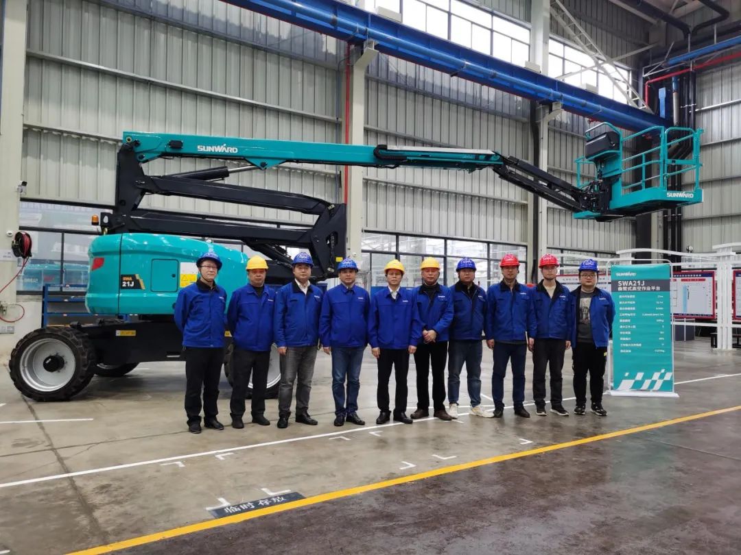 行业同级别产品之最！开云官方注册-开云(中国)
智能又一款曲臂式高空作业平台成功下线