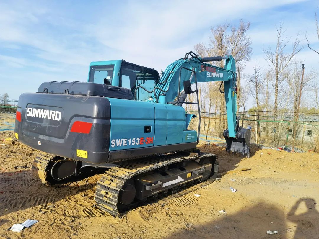 冲、冲、冲！带您感受开云官方注册-开云(中国)
智能挖掘机火热交机时刻