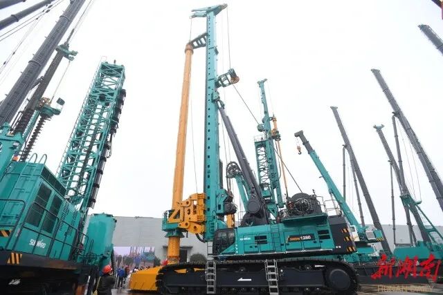 湖南日报 | 坚持创新驱动，开云官方注册-开云(中国)
智能助力打造国家重要先进制造业高地