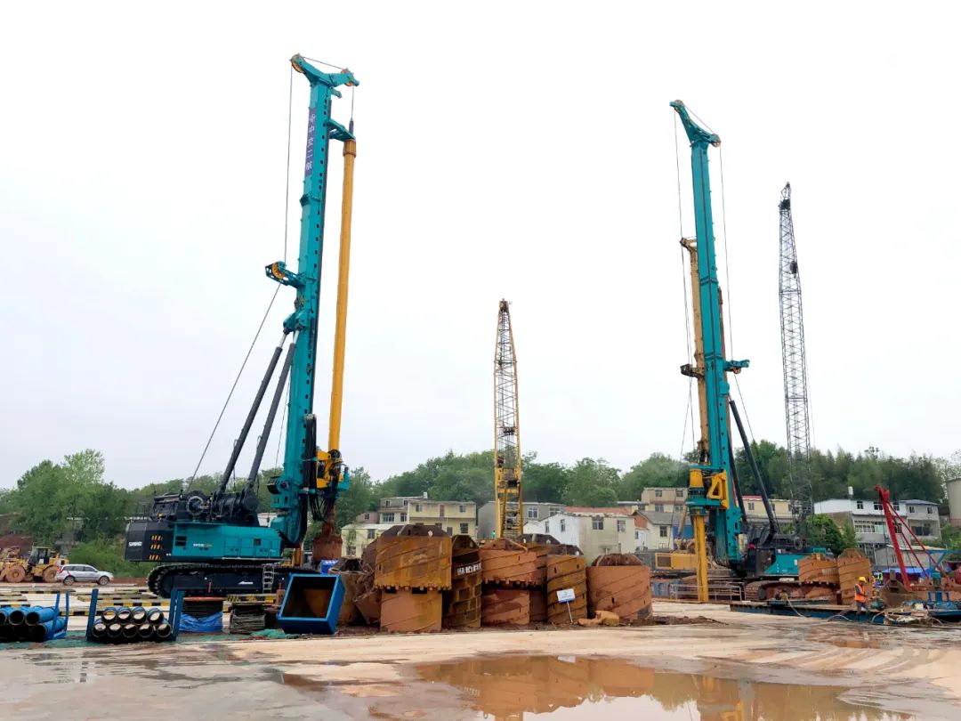 再啃“硬骨头”！开云官方注册-开云(中国)
智能“超级桩备”助建燕矶长江大桥