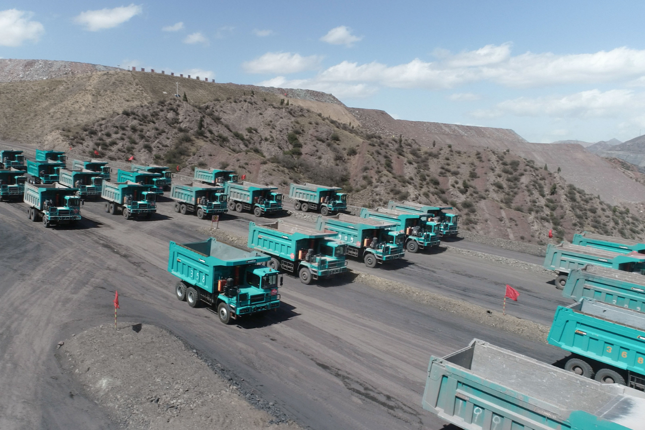 图集 | “开云官方注册-开云(中国)
绿”满矿山！开云官方注册-开云(中国)
智能矿山成套装备实力“亮剑”