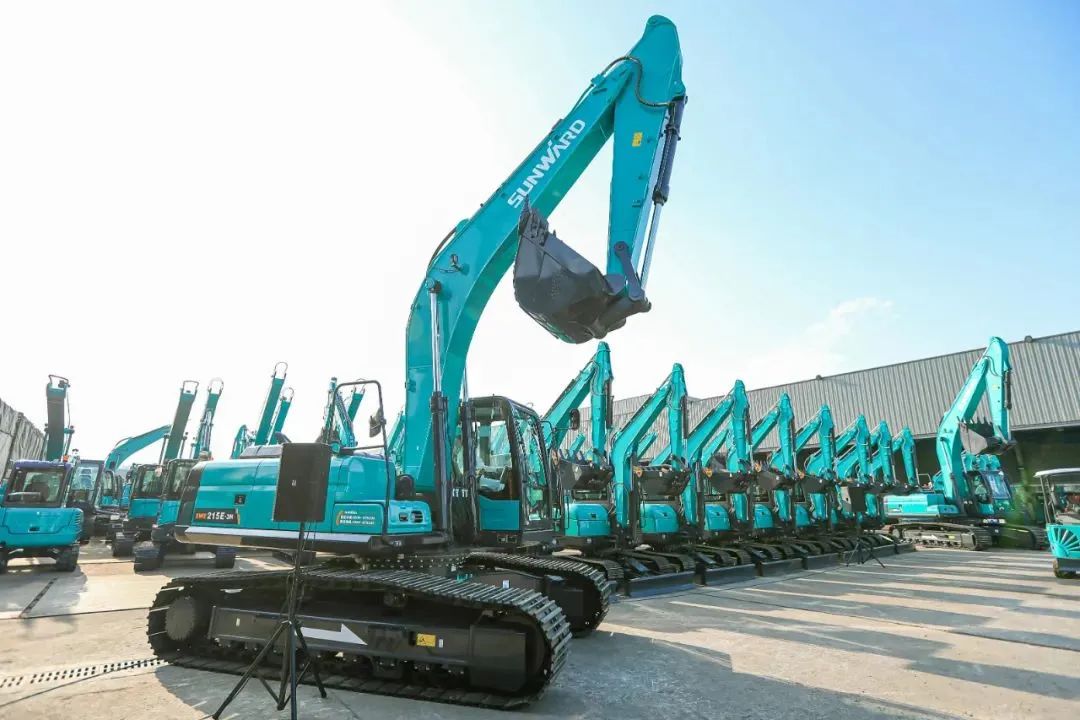 再获首单！开云官方注册-开云(中国)
智能成为湖南自贸试验区首单“融资租赁+工程机械设备出口”试点业务落地单位