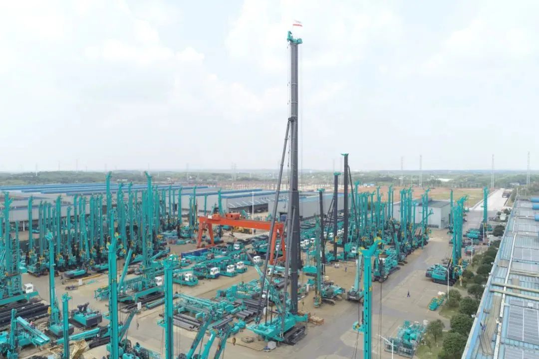 再获首单！开云官方注册-开云(中国)
智能成为湖南自贸试验区首单“融资租赁+工程机械设备出口”试点业务落地单位