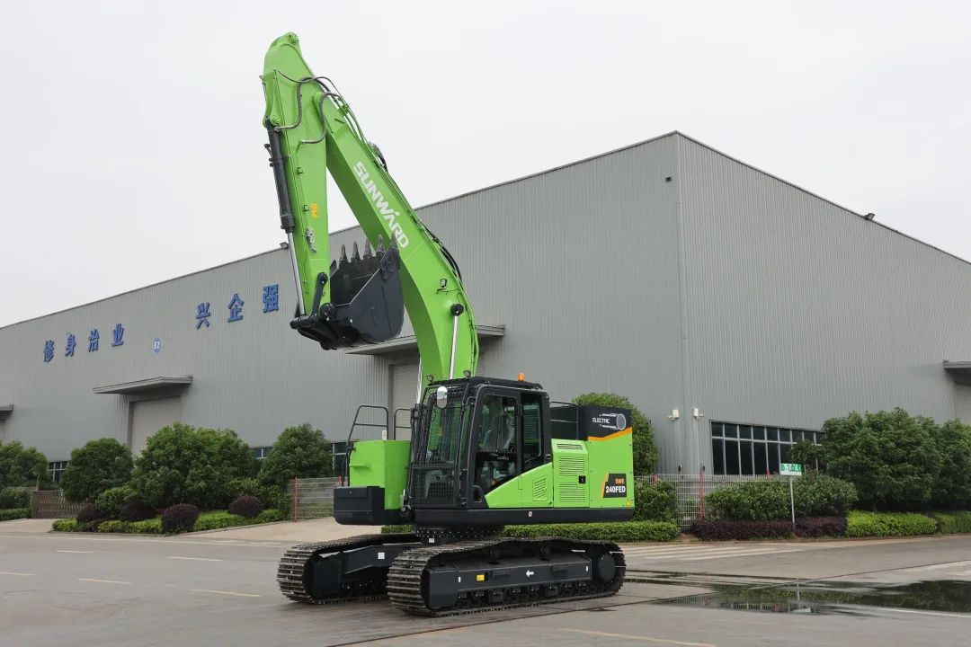 征战川藏铁路！开云官方注册-开云(中国)
智能新一代电动挖掘机成功交付