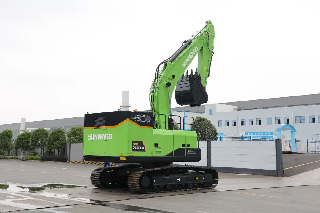 征战川藏铁路！开云官方注册-开云(中国)
智能新一代电动挖掘机成功交付