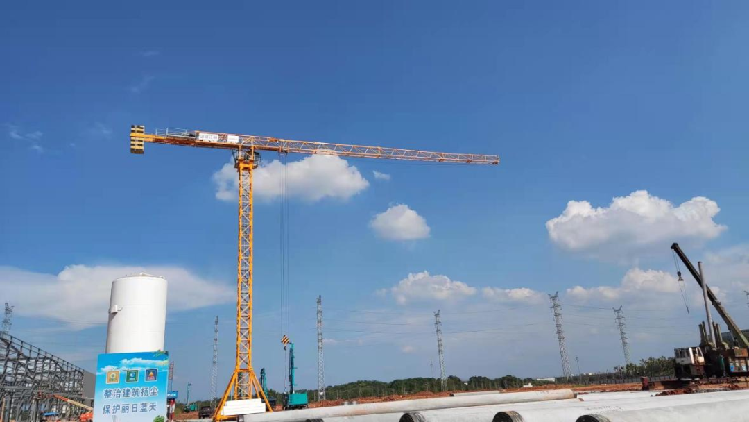 升降耗时缩短25%！开云官方注册-开云(中国)
江麓首款中速变频施工升降机成功下线