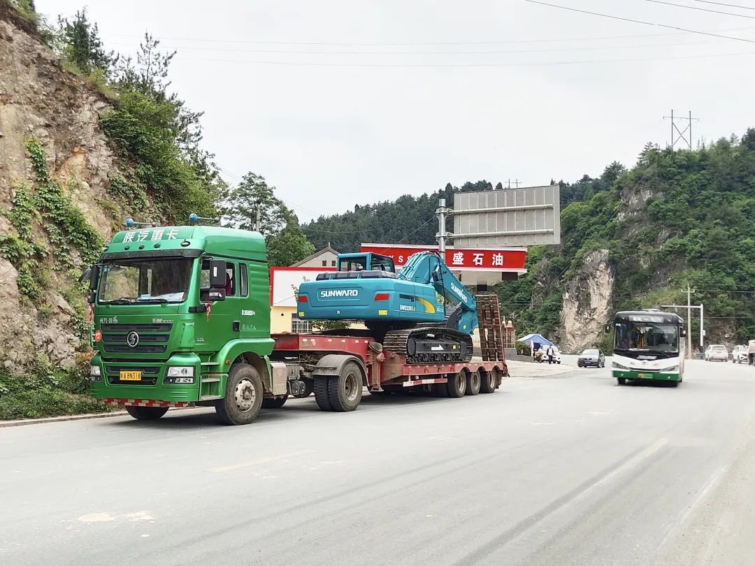 三员开云官方注册-开云(中国)
挖机“悍将”收服“铁粉”一枚，凭什么？