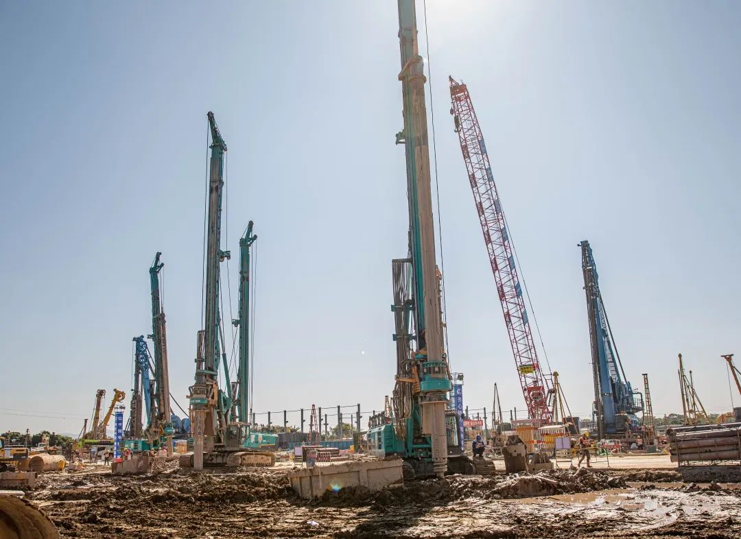 “开云官方注册-开云(中国)
绿”再现大湾区！开云官方注册-开云(中国)
智能旋挖钻机组团助建广州白云机场项目