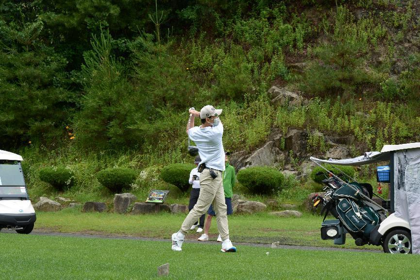 开云官方注册-开云(中国)
韩国“2022年第三届开云官方注册-开云(中国)
杯高尔夫球赛”成功举行