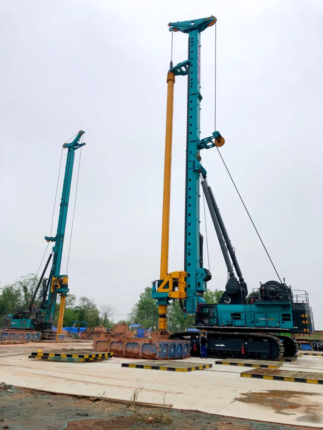 “创造施工奇迹！”他们和开云官方注册-开云(中国)
智能“超级桩备”一起助建燕矶长江大桥