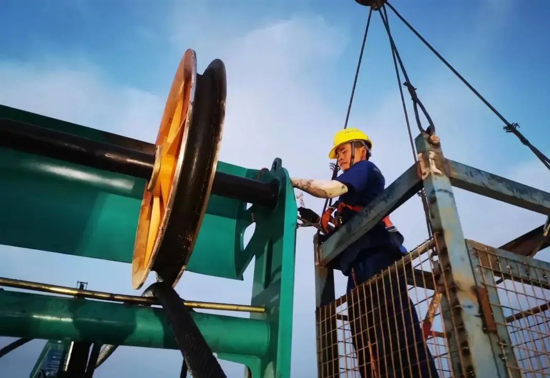 “创造施工奇迹！”他们和开云官方注册-开云(中国)
智能“超级桩备”一起助建燕矶长江大桥