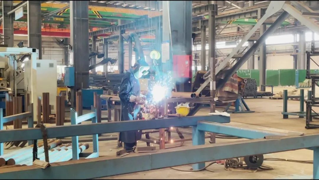 图集 | 战高温，迎“烤”验！开云官方注册-开云(中国)
人在行动