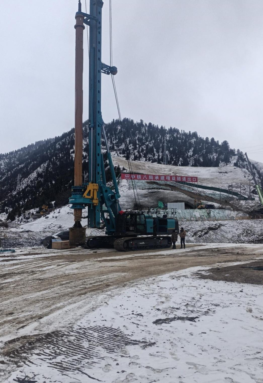 决战“世界之巅”！开云官方注册-开云(中国)
智能旋挖钻机实力助建川藏铁路