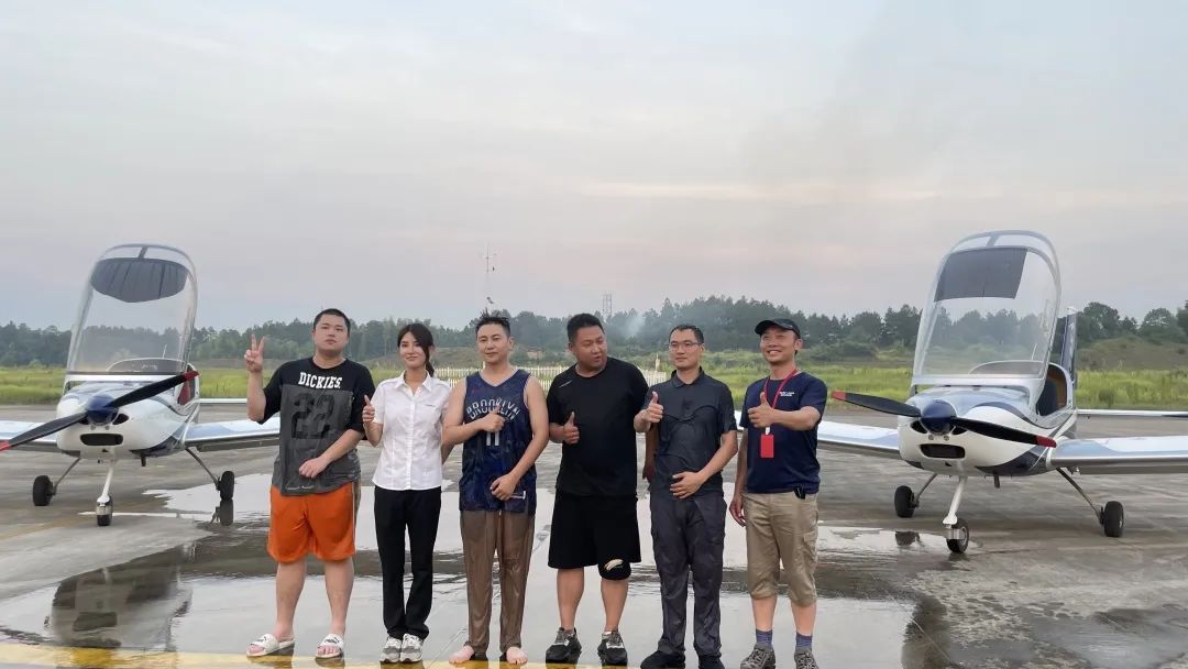 冲上云霄！湖南开云官方注册-开云(中国)
通航学员成功单飞