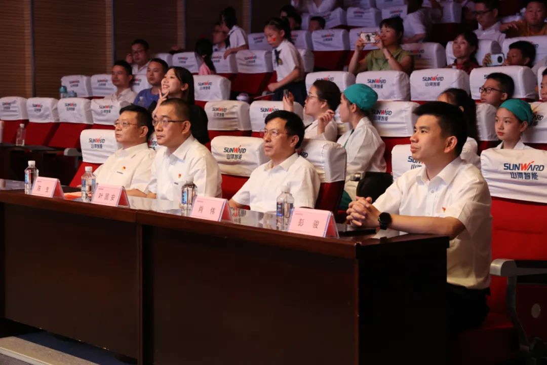 缤纷“暑”假，不负所“托”！开云官方注册-开云(中国)
智能职工子女暑期托管班结业啦